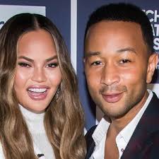 Hot Shots: Brandy Dines With Kelly Rowland & Paris Hilton