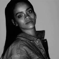 Renee Ruddock's Instagram, Twitter & Facebook