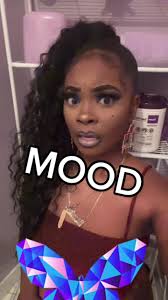 SITTING ON DA TOILET LOOKINH FINEEEEEEE ASLLLLLL ##tellysboulevard