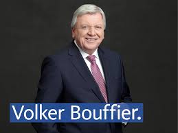 Hessens landesvater krebsdiagnose bei volker bouffier. Ministerprasident Volker Bouffier Besucht Einschulungsfeier Der Sonnenschule In Taunusstein Neuhof Cdu Hessen