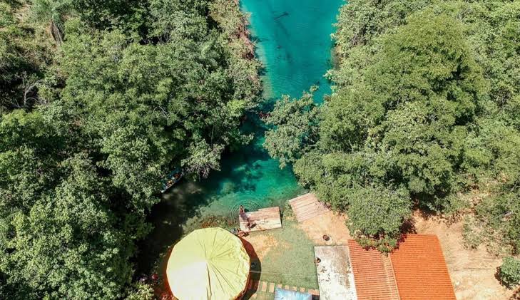  De nascentes de águas transparentes a cachoeiras azul-turquesa, Goiás reúne paisagens naturais que impressionam pela beleza e pelas cores. Foto: Hotel Fazenda da Vovó