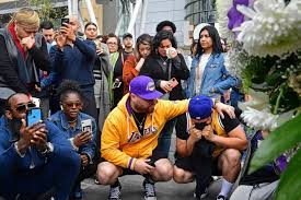 Basketball legend kobe bryant was one of 9 people who died when a helicopter crashed on a hillside in calabasas, california. Kobe Bryant Daughter Among 9 Dead In Helicopter Crash In Southern California Abc News