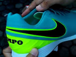 Sepatu Futsal Nike Tiempo Mystic V Ic Clear Jade 819222 307 Unboxing Youtube