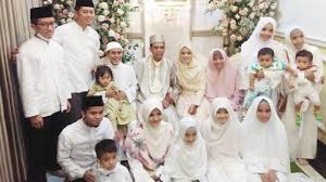 Kapolsek playen akp hajar wahyudi mengungkapkan, sabtu pagi, kerabat korban yang bernama sukarjan (63) mencium bau busuk di sekitar rumah korban. 12cyldymuo Ggm