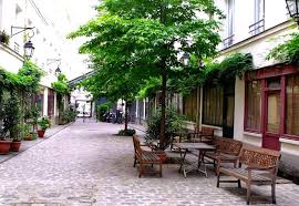 Cours Et Passages Rue Du Faubourg Saint Antoine Architecture Parisienne Guide De Voyage Paris Paris Photo