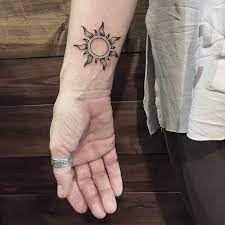 60 Tatuagens De Sol Belissimas E Inspiradoras