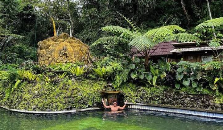 Wisata Eka tirta hot spring natural