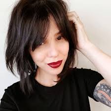 A style like this can help add volume towards the top of your head, while thinning out the lower length of your hair. Neuer Frisuren Hit Curtain Bangs
