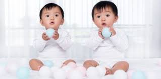 Memiliki anak kembar dapat mendatangkan kebahagiaan tersendiri bagi sebagian orang tua. 120 Nama Bayi Kembar Islami Untuk Laki Laki Perempuan Dan Sepasang