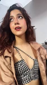 Chica con ojos de ayer… 🍂