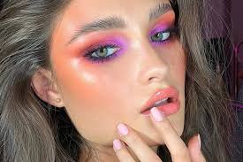 Hair and makeup in the 80s were bold and and over the top in the best way possible! 80s Makeup Ideas Looks Inspiration How To Wear The Trend The Modern Way Glamour Uk