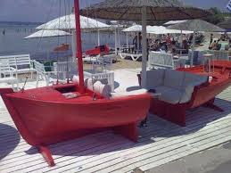 35 Erstaunliche Moglichkeiten Um Alte Boote Auf Vordermann Zu Bringen Garten Alte Auf Boote Bringen Erstaunliche Garte Old Boats Boat Boat Decor