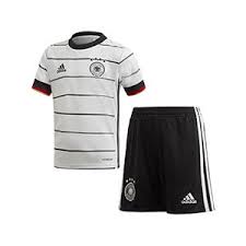 El día estipulado para que la selección de alemania haga su estreno en el grupo f de la eurocopa 2020 es el próximo 15 de junio ante francia, vigente campeona del mundo.estas dos superpotencias del fútbol europeo se verán las caras en el allianz arena, ubicado en múnich.increíblemente, al combinado teutón le tocará jugar sus partidos. Seleccion Alemania Nino