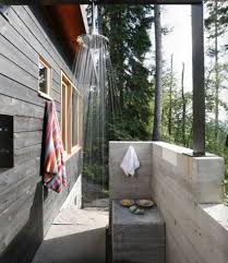 Montage 30 Outdoor Showers Avec Images Douche Exterieure Douche De Jardin Bains En Plein Air