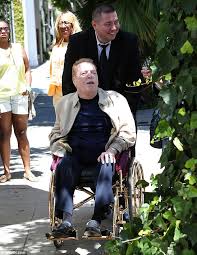 She has been married to larry flynt since june 20, 1998. Pornographer Larry Flynt Hustles Over To Beverly Hills The Ivy For Mother S Day Dinner Daily Mail Online