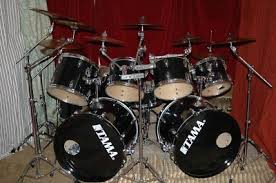 Di tahun 1920an, lloyd loar, yang berkerja untuk gibson, mendesign double bass elektrik pertama. Music Images Gallery Tama 9 Piece Drum Set