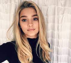 Brown hair is the second most common human hair color, after black hair. Lizzy On Instagram Brown Eyes Blonde Hair Blonde Hair Girl Blonde Hair Brown Eyes