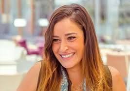 درست التمثيل في الجامعة الأمريكية التي تخرجت منها عام 2009، ثم سافرت إلى. Ø£Ù…ÙŠÙ†Ø© Ø®Ù„ÙŠÙ„ Ø£Ø¸Ù‡Ø± Ø¨Ø´ÙƒÙ„ Ø¬Ø¯ÙŠØ¯ ÙˆÙ…Ø®ØªÙ„Ù ÙÙŠ ØµØ§Ø­Ø¨ Ø§Ù„Ù…Ù‚Ø§Ù… Ø¨ÙˆØ§Ø¨Ø© Ø§Ù„Ø´Ø±ÙˆÙ‚ Ù†Ø³Ø®Ø© Ø§Ù„Ù…ÙˆØ¨Ø§ÙŠÙ„