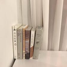 Lockscreen Wallpaper Feed Hiatus Brown Aesthetic Cream Aesthetic Book Aesthetic Beige aesthetic brown aesthetic aesthetics milk tea coffee brown sugar light cute minimalistic minimalist soft white & brown asian chinese korean japanese stuff. lockscreen wallpaper feed hiatus
