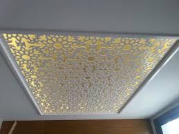 Berikut di bawah ini kami berikan beberapa contoh galeri/gambar plafon gypsum maupun partisi gypsum sekat ruangan yang sudah terpasang untuk bapak/ibu jadikan sebagai bahan pertimbangan untuk mendapatkan model atau design yang bapak inginkan untuk rumah bapak/ibu. 47 Desain Plafon Gypsum Terbaru Desain Rumah Online