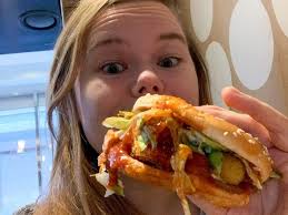 Über die app kannst du einfach und bequem von überall. Mcdonald S Die Skurrilsten Produkte Aus In 5 Verschiedenen Landern Business Insider