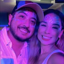 Cocina hecha en okume de 16 mm con cubierta original Q de fórmica en Veneto  residencial. Estamos a sus órdenes !