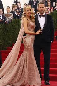 Телохранитель жены киллера / the hitman`s wife`s bodyguard (2021). Blake Lively Ryan Reynolds Secret Wedding Wedding Dress On Preserve Celebrity News Gossip Glamour Com Glamour Uk