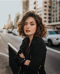 Top Feature Portraits On Instagram Photographer Thalyph In Frame Boursc Hair Styles Short Hair Styles Brown Curly Hair