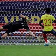 Colombia respondió dos minutos después con un zurdazo de cuadrado que detuvo el portero emiliano martínez. Rjoltznurat2wm