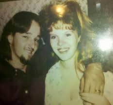 Remove background objects from wedding photo?