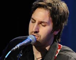 Josh Kelley Writes Theme Song for Sitcom 'Mike & Molly'