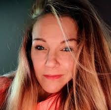 Amanda Gullion's Instagram, Twitter & Facebook