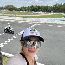 Happy Holidayss ebribodi 🎄🎉🎁