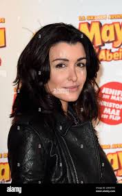 Maya the bee hi-res stock photography and images