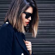 1001 Idees Comment Adopter Le Carre Plongeant Long Coiffure Carre Plongeant Carre Plongeant Long Couleur De Cheveux Blond Fonce