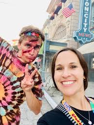 Happy Holidays @everyone What are your plans today? 🎁