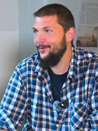 Daniel Jochheim, neuer Leuchtturmwärter auf #Wangerooge, meistert seinen  Alltag zwischen Handwerk und Natur. Der mediale Rummel um seine Person hält  an, während er sich auf der #Insel einlebt. Wir ...