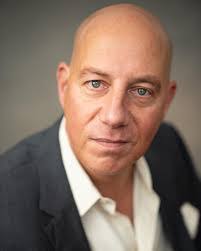 Earl Ling's Instagram, Twitter & Facebook