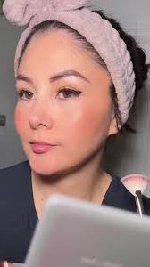 ¡Tan obsesionado con con este tono de cuarzo rosa como colorete para  primavera