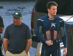 He was born in boston, massachusetts, the son of lisa (capuano), who worked at the concord youth theatre, and g. Captain America Shows Up On The Avengers Set Rama S Screen