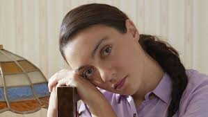 Merve dizdar son dönemde masumlar apartmanı isimli dizide gösterdiği performansla sık sık alkış topluyor. Merve Dizdar Kimdir Nereli Boyu Yasi Dizileri Ailesi