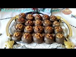 Easy To Make Chocolate Balls حلوة كرات الشكلاطة بنكهة القهوة سهلة و سريعة Boules Aux Chocolat Youtube Food Breakfast Muffin