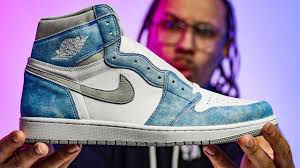 Air Jordan 1 High OG Hyper Royal