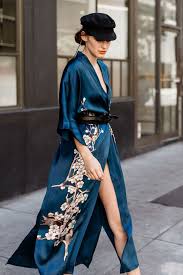 Handbemalte Kimono Kimonofashion Kirschbluten Robe Dieser Kimono Ist Der Hohepunkt Ihrer Sammlung Und Nichts Anderes Als Tragbare Stil Kimono Robe Kiyafet