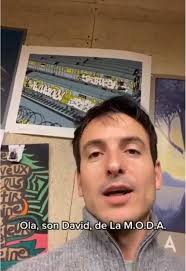 ...e La M.O.D.A. tamén fala galego! Dende Burgos e co corazón fóra do peito  en cada concerto, en cada canción e en cada verso, David Ruiz envíanos esta  mensaxe en nome dunha banda que representa a ...