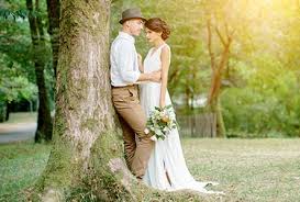 Hier haben wir für sie zusammengefasst, nach wie viel jahren man welchen hochzeitstag feiert und wie man die verschiedenen hochzeitstage bezeichnet. Anzuge Und Kleider Fur Die Mottohochzeit Breuninger