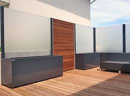 Er lässt sich leicht montieren und bietet dir bei bedarf schatten. Windschutz Sichtschutz Terrassenverglasungen Balkonschutz