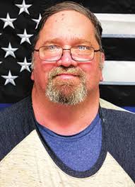 Man arrested in Salem ax attack