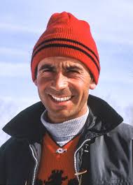 A Stratton 'Throwback Thursday' sent over to us from @vintageneskiing, how  about the base area! Can anyone guess the year?