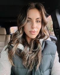 Kristin Hutchins's Instagram, Twitter & Facebook